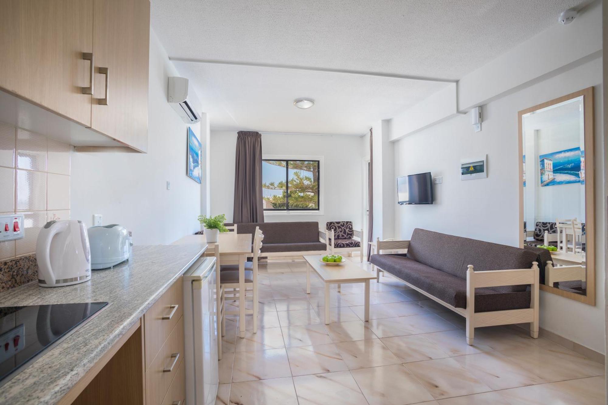 Christabelle Hotel Apartments Ayia Napa Exterior foto